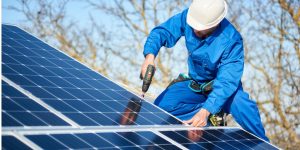 Installation Maintenance Panneaux Solaires Photovoltaïques à Ilonse